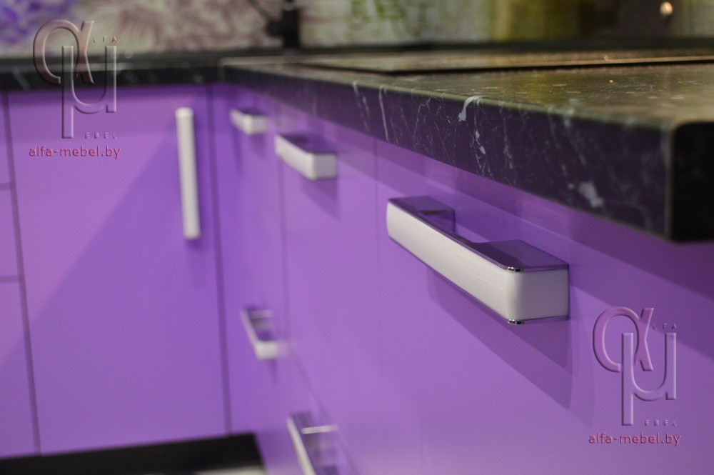 Кухня фиолетовый низ белый верх